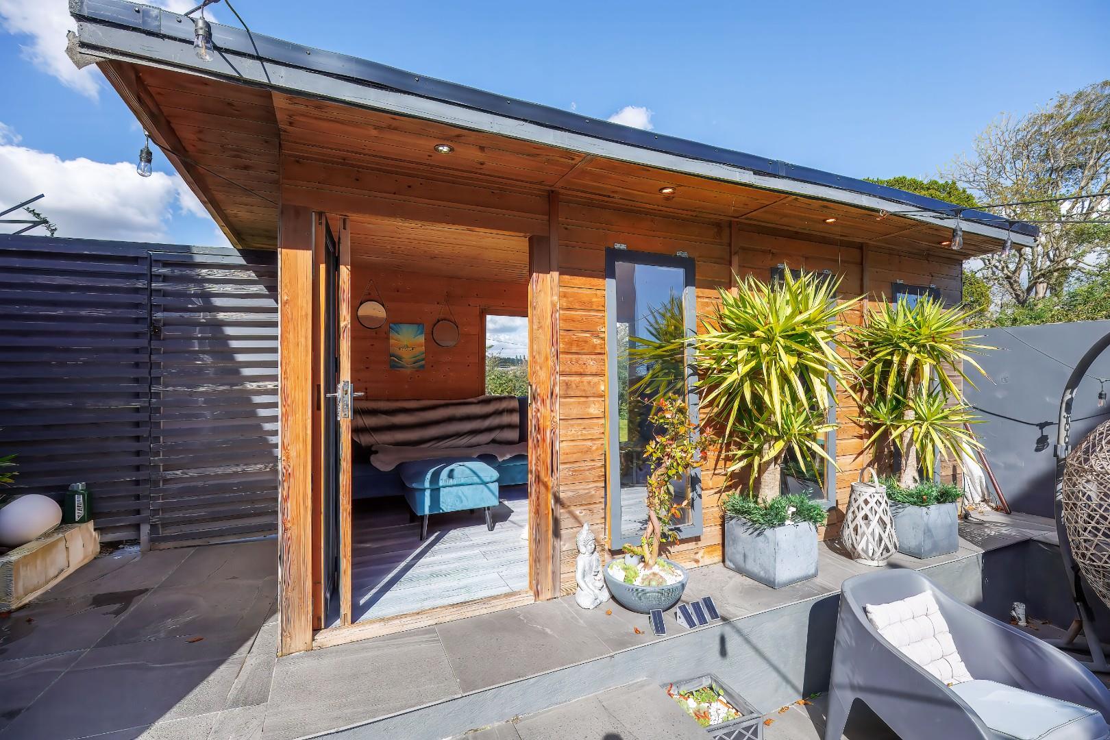 Upper Porthkerry Farm, Porthkerry Road, Rhoose, CF62 3BX
